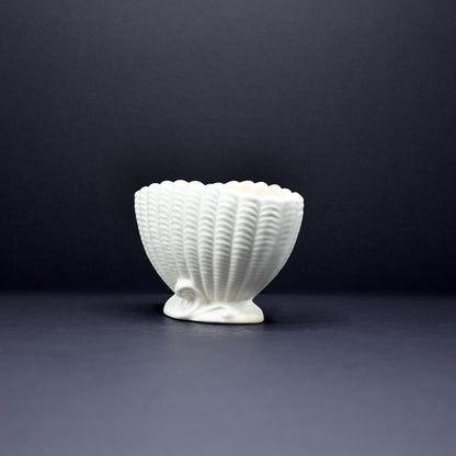 Classic Shell Vase (small) - FLORA BLACK