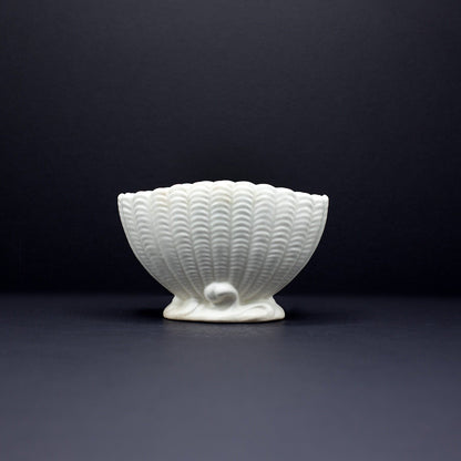 Classic Shell Vase (small) - FLORA BLACK