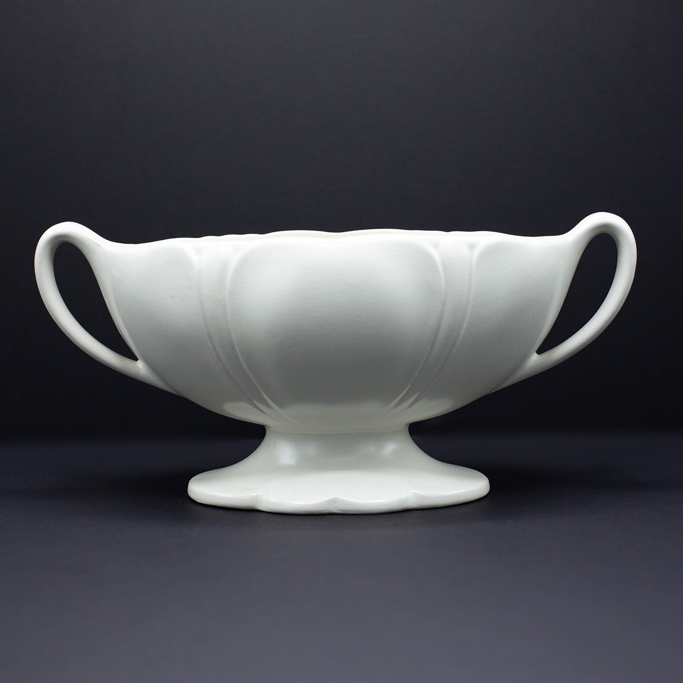 Classical Curvy Mantel Vase - FLORA BLACK