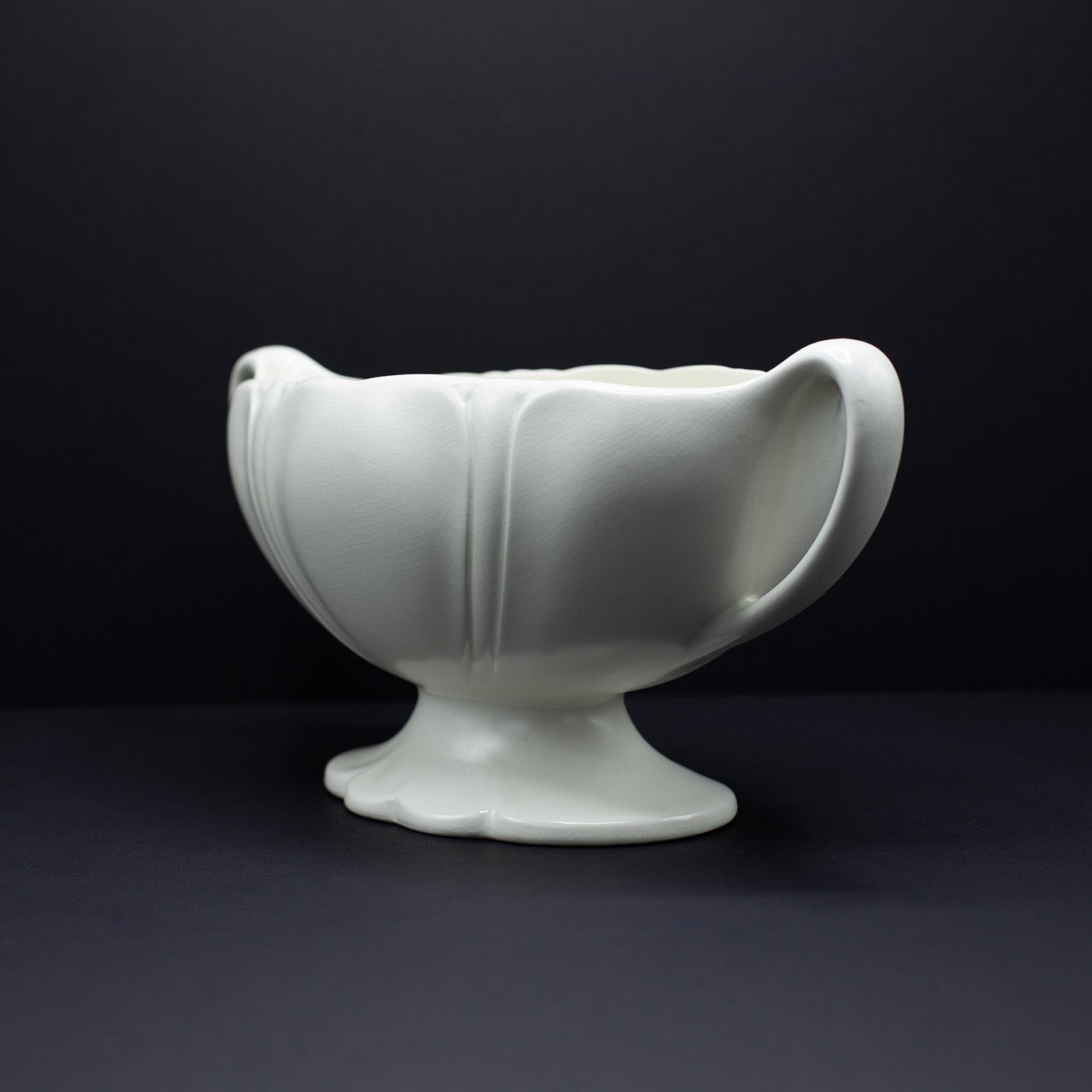 Classical Curvy Mantel Vase - FLORA BLACK