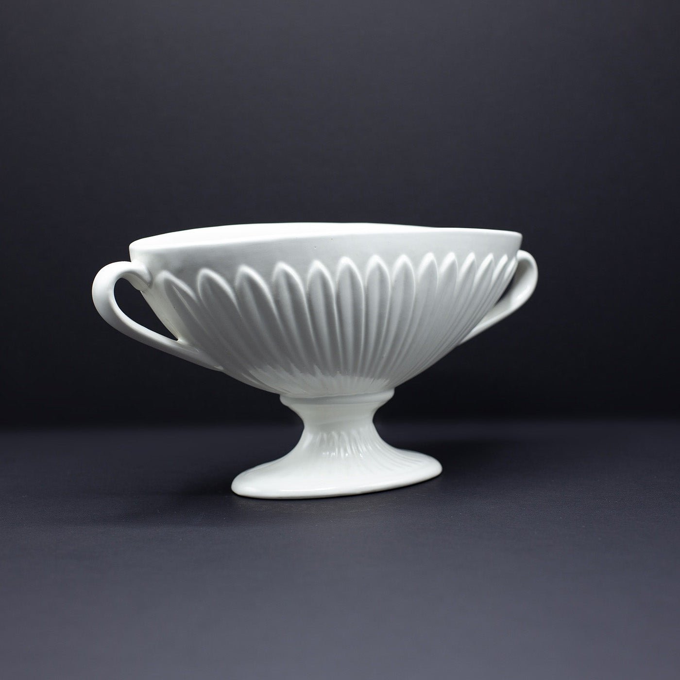 Daisy Petal Mantle Vase - FLORA BLACK
