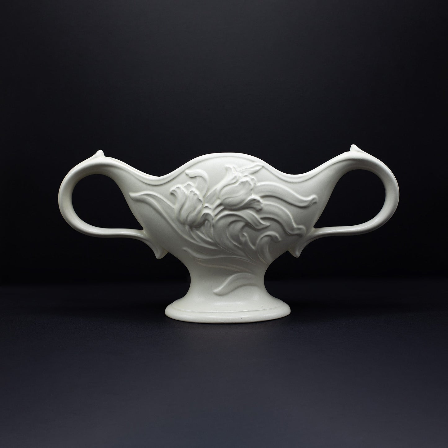Large Mantel Vase with Tulip Relief - FLORA BLACK