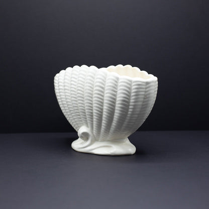 Medium Classic Shell Vase - FLORA BLACK