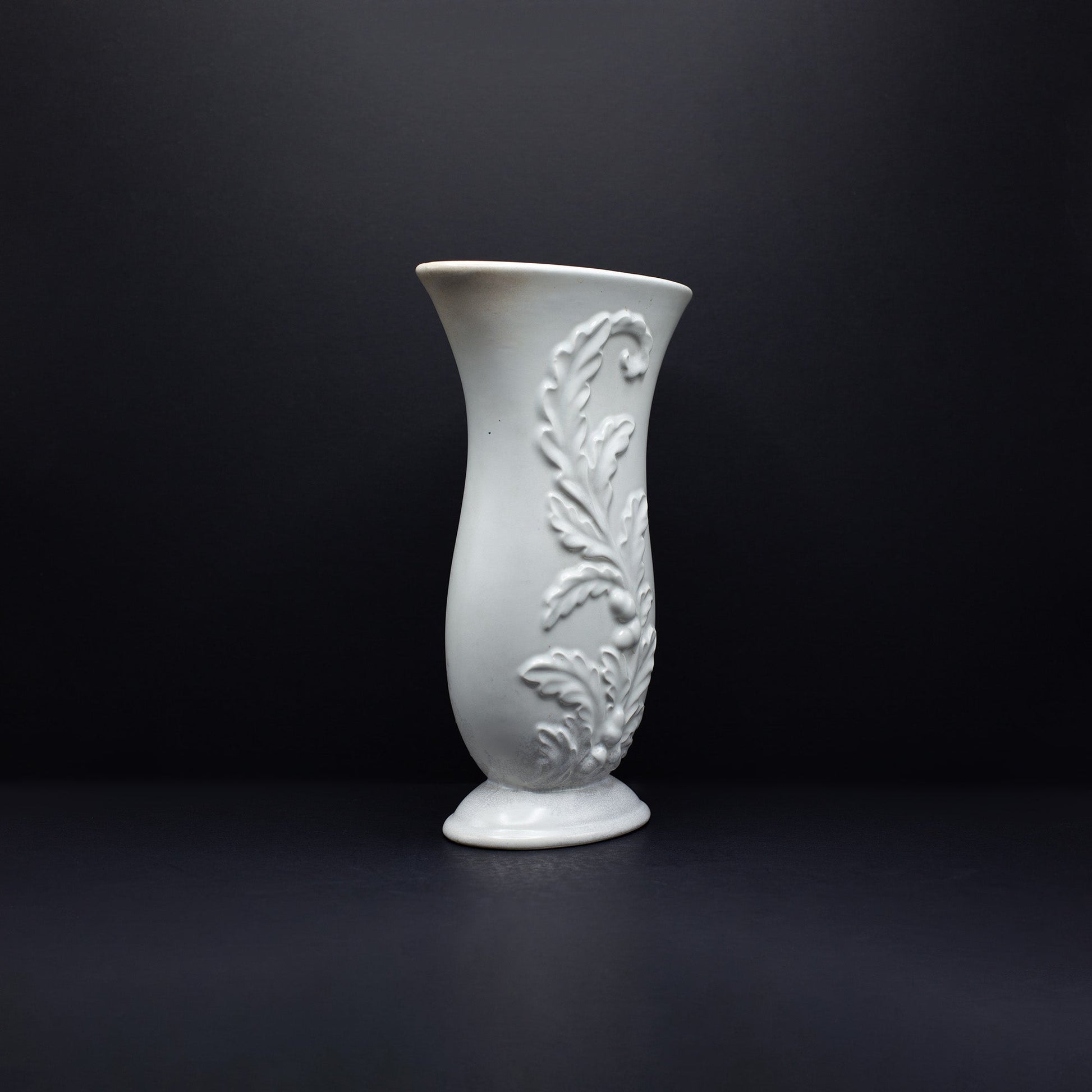 Oak Embossed Tall Vase - FLORA BLACK