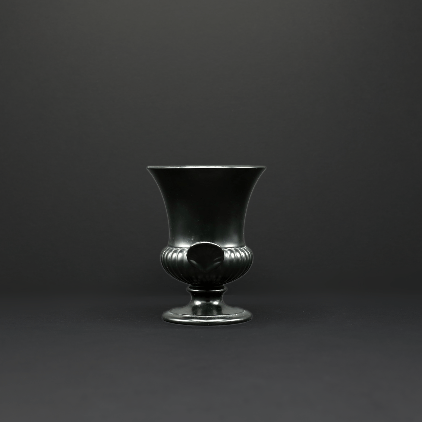 Ravenstone Urn Vase - FLORA BLACK